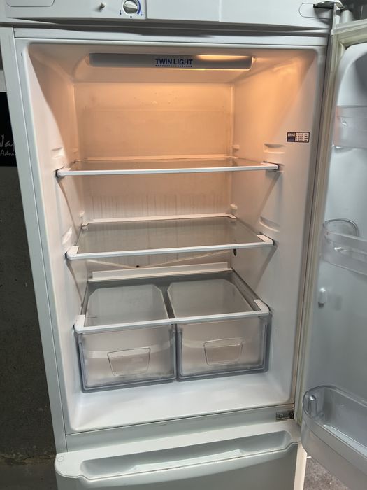 Хладилник+фризер INDESIT
