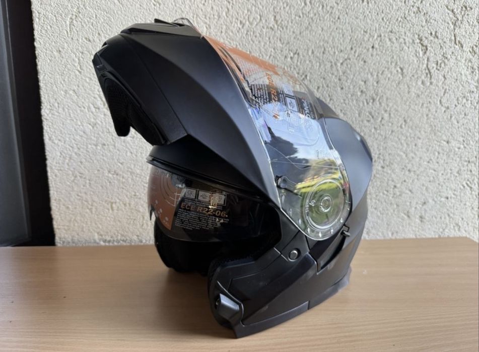 Casca moto flip-up Vinz Santos , marimea L, NOU