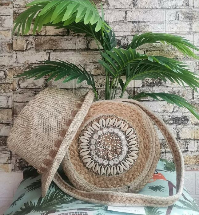 Нови шапка reserved, и чанта!