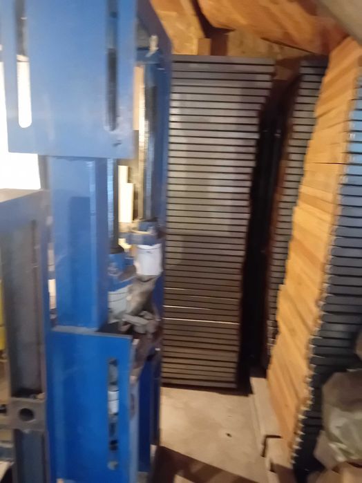 Vând  vibropresa pavaj