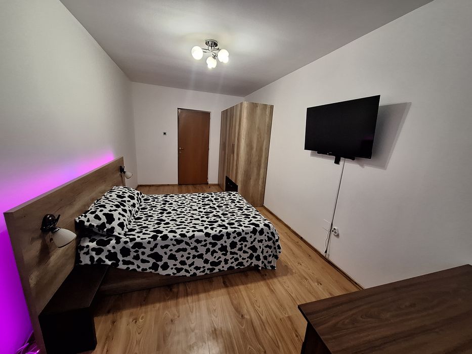 Închiriez apartament Calea Moldovei parter