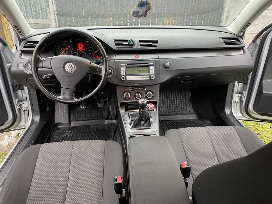 Volkswagen Passat, 2.372 € — imagine 5