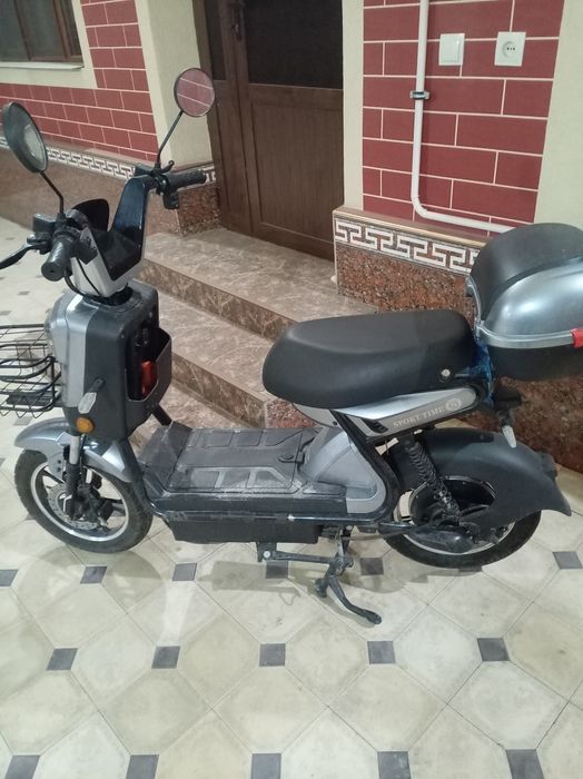 Скутер сотилади 250$