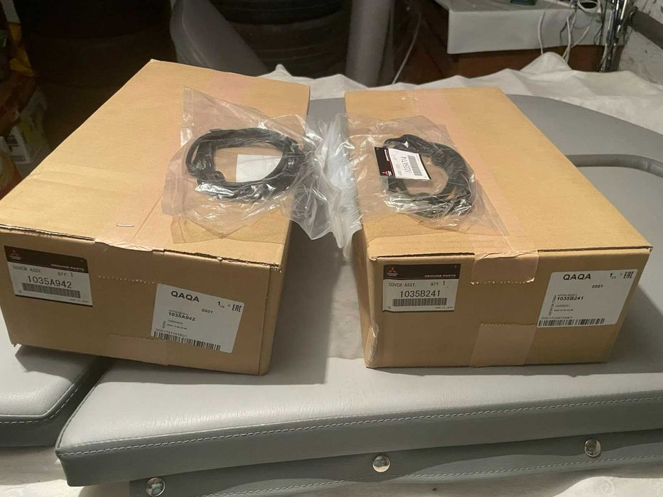 Капак за клапани Mitsubishi Outlander/Мицубиши Аутлендър - 2 бр. НОВИ