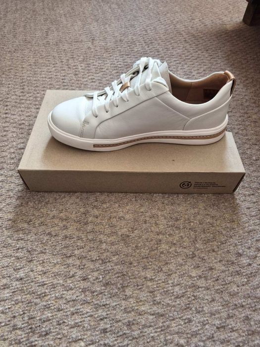 Сандали Caprice и  Сникърси Clarks