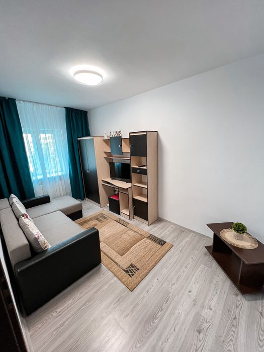 Inchiriez Garsoniera zona City Mall