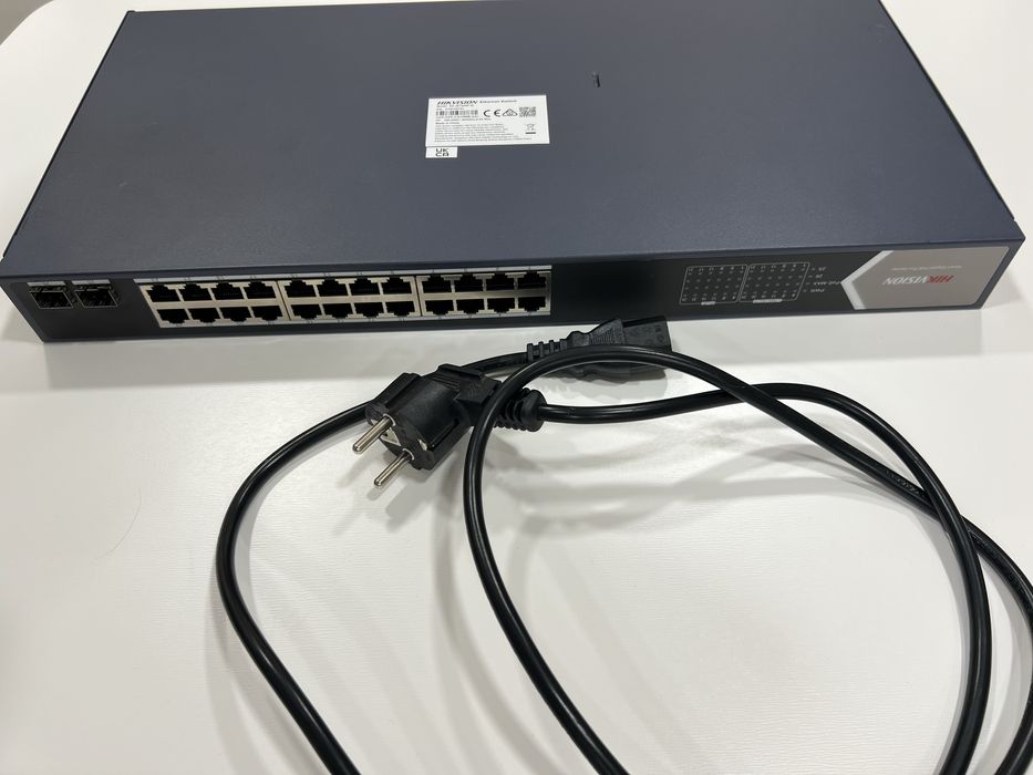 Гигабитов управляем суич Hikvision
