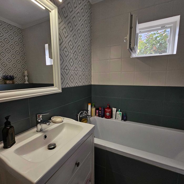 Casă deosebită în zonă liniștită și centrală – complet renovată!