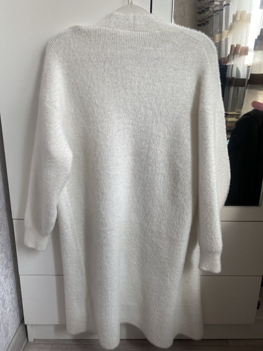 Теплый белый кардиган