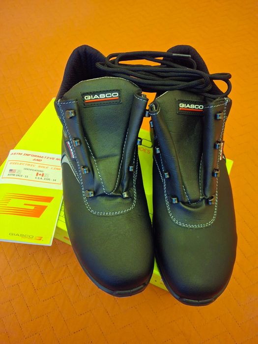 Vând bocanci de lucru Giasco