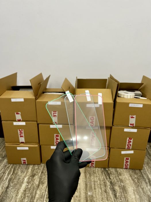 Folie sticla iPhone margini luminoase premium en gross