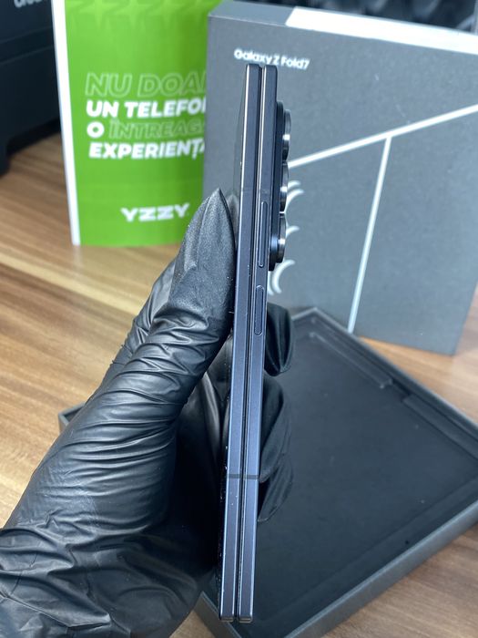 Samsung Galaxy Z Fold7  • 512 GB • Jetblack