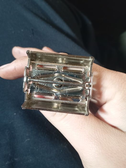 Бритвенный аппарат "идеал"