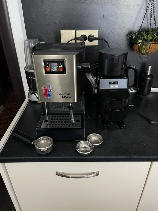 Кафемашина Gaggia Classic + Сафемелачка Gaggia MDF