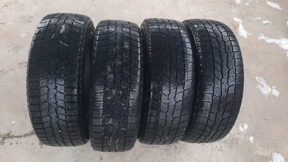 Срочно продам зимние шины