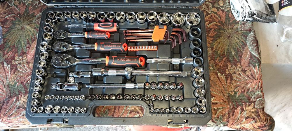 Продам наборы ключей.