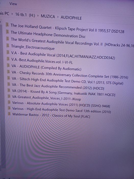 Stick USB cu muzică audiofila