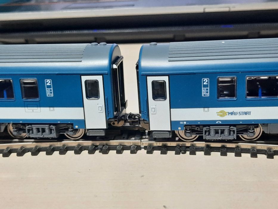 Raritate vagoane calatori MAV si locomotiva MAV, cadoul ideal  pt dvs