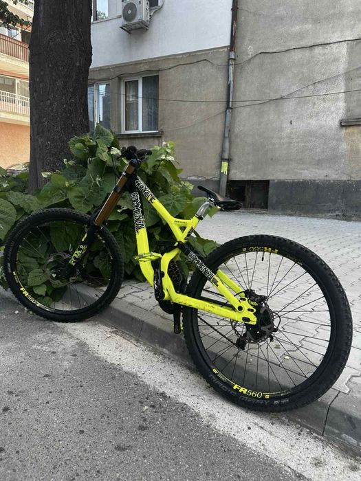 Commencal downhill