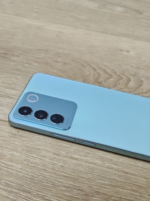 Vivo V27e б/у (можно обмен)