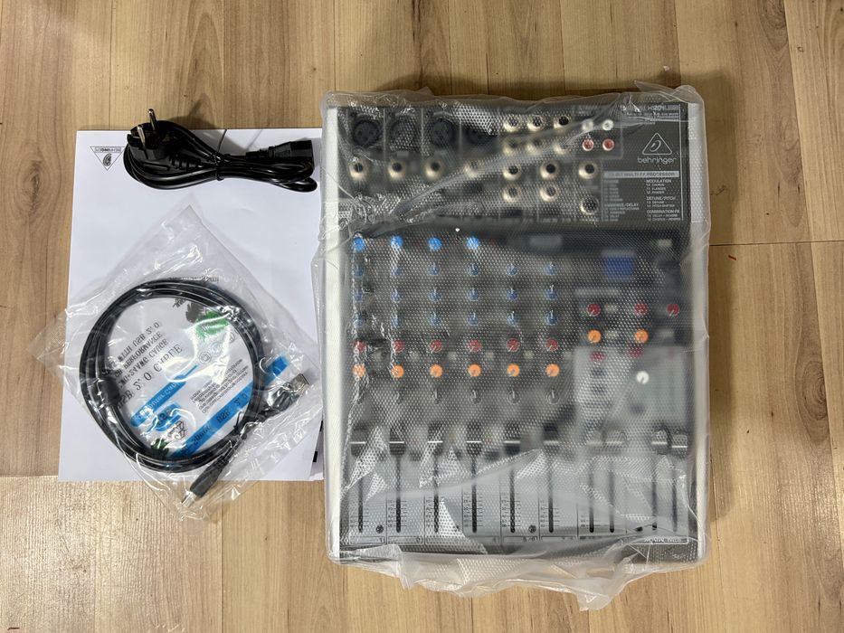 Behringer Xenyx X1204USB микшерный пульт,Музыкальная аппаратура