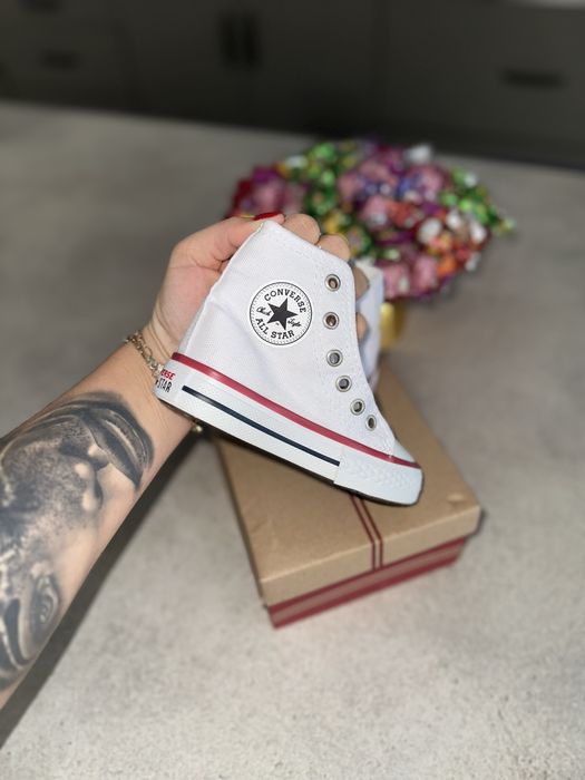 Tenisi noi converse bebe