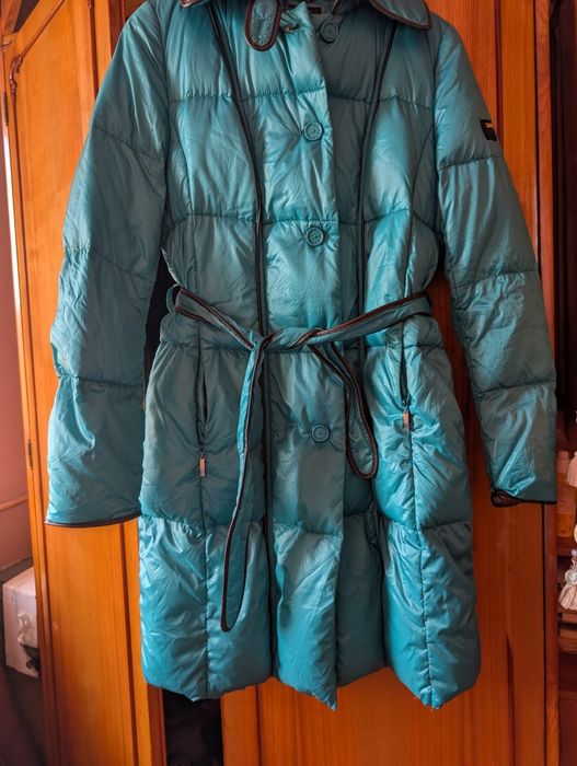 Geaca puf Escada
