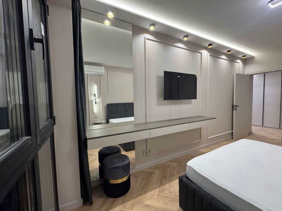 Дава се под наем Двустаен апартамент в София, Красно село - 78 кв.м за 896.58 € - Снимка #4