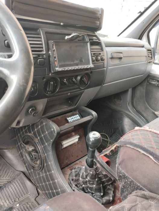 Газель 2003 год.