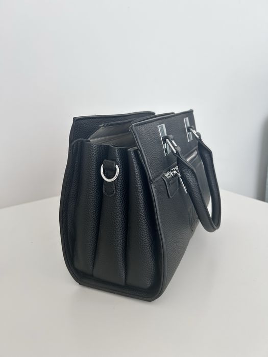 Geantă Neagră Guess