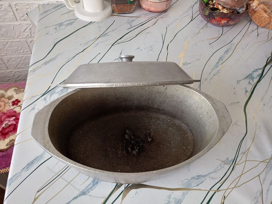 Казаны разные. Утятница