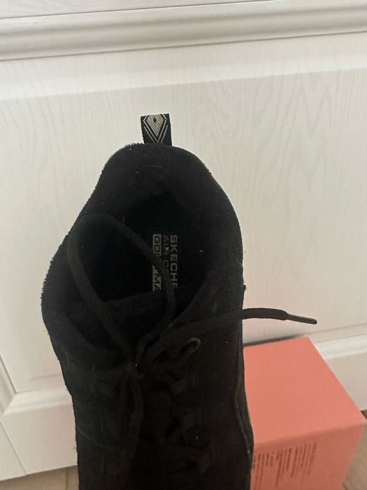 Кросовки фирмы skechers размер 36