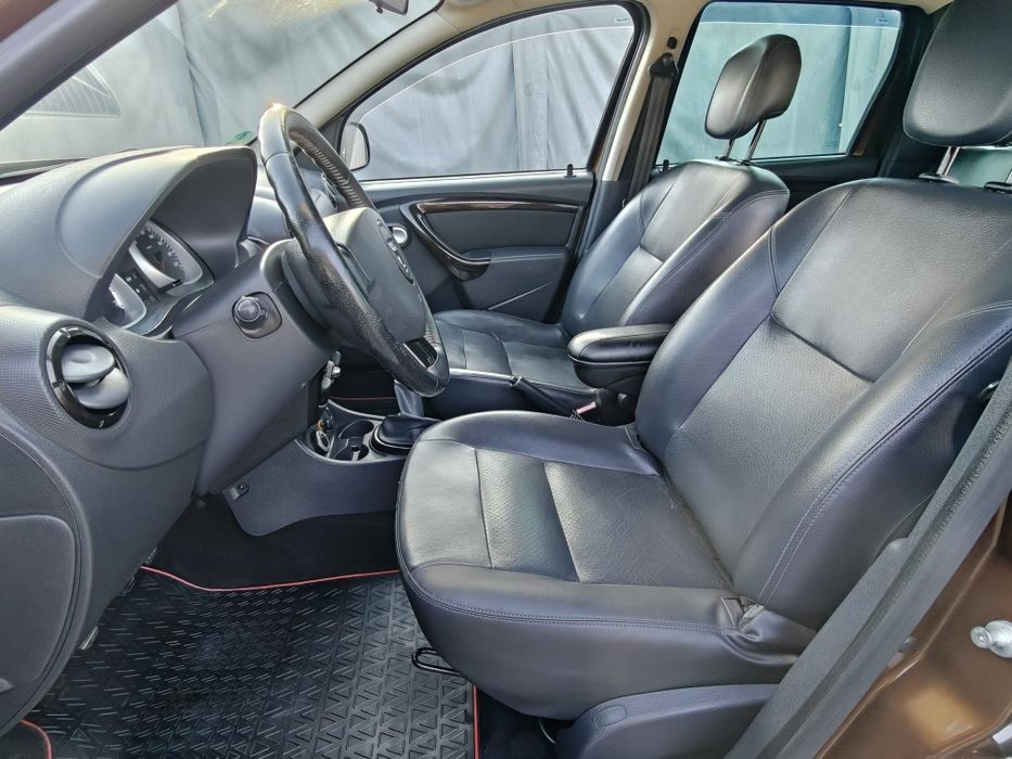 Dacia Duster 4x4 stare foarte bună îngrijită