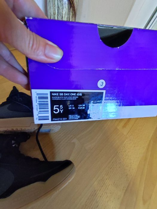 Маратонки Nike uk 5 euro 38 чисто нови