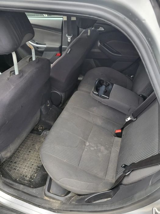 Dezmembram Ford Focus 3 break 2012 Bara fata/ Capota/ Faruri