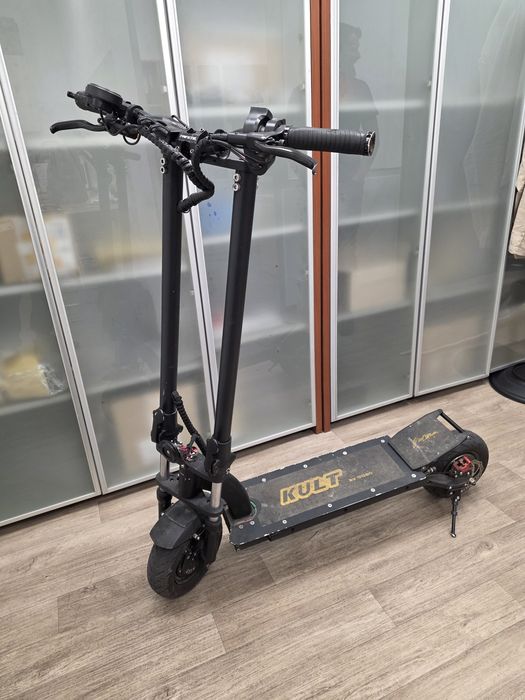 Trotineta electrica KULT by UBGO M2, Autonomie 65Km