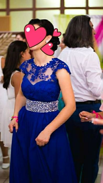 Тъмно синя рокля