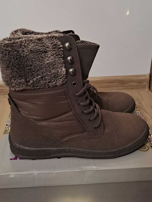 Зимни боти LC Waikiki