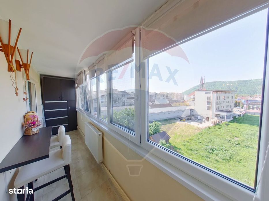 Apartament cu 4 camere de vânzare, Piața 1 Decembrie 1918
