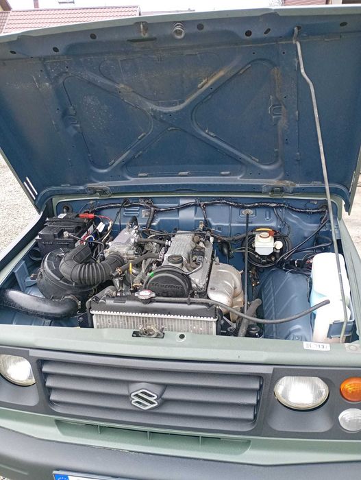 Vând Suzuki Samurai