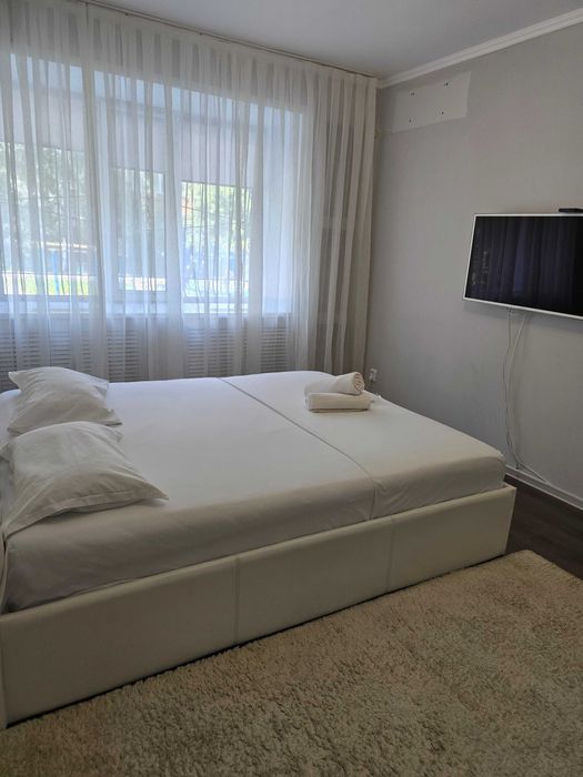 1 комнатная  центр Вип .  Kaspi Red.