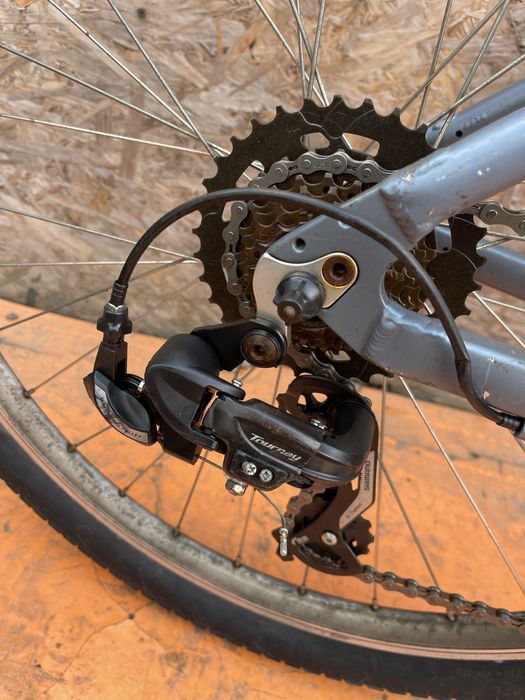Bicicleta carrera parva cadru aluminiu roti 27.5”