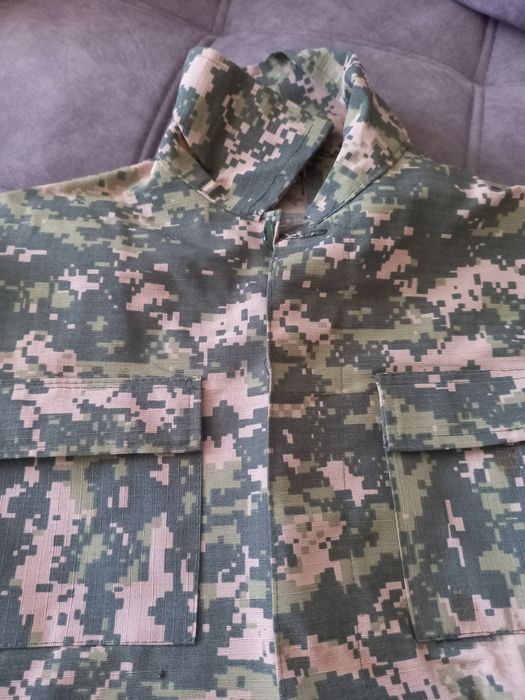 Продам камуфляжный костюм