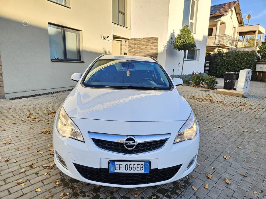 Opel astra J an 2011 motor 1.7 cdti Euro 5 cutie viteze manuala