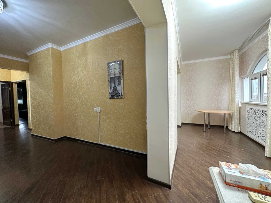 СРОЧНО Продается 3 комнатная 92 м2 улица Нукус Госпиталка балкон 2х6