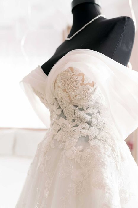 Rochie de mireasă Milla Nova - 2 trene + voal (mărimea 36)