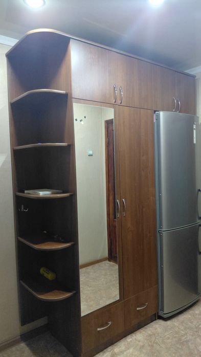 Продам шкаф для прихожей.