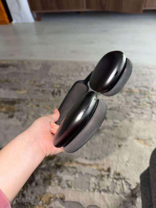 AirPods Max black
