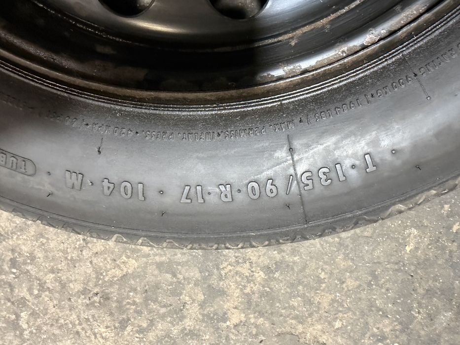 Резервна гума 17" /патерица/ за BMW с размери 135/90/17