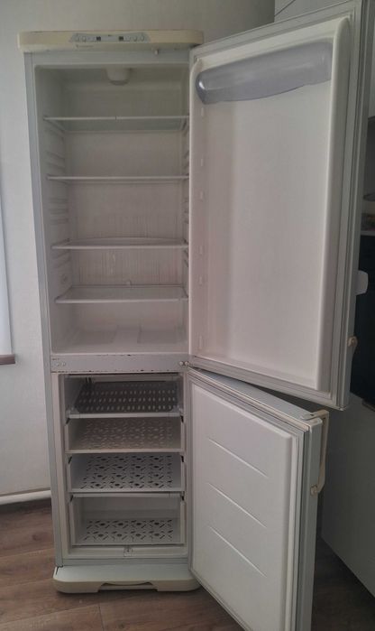 Холодильник Бирюса б/у продам